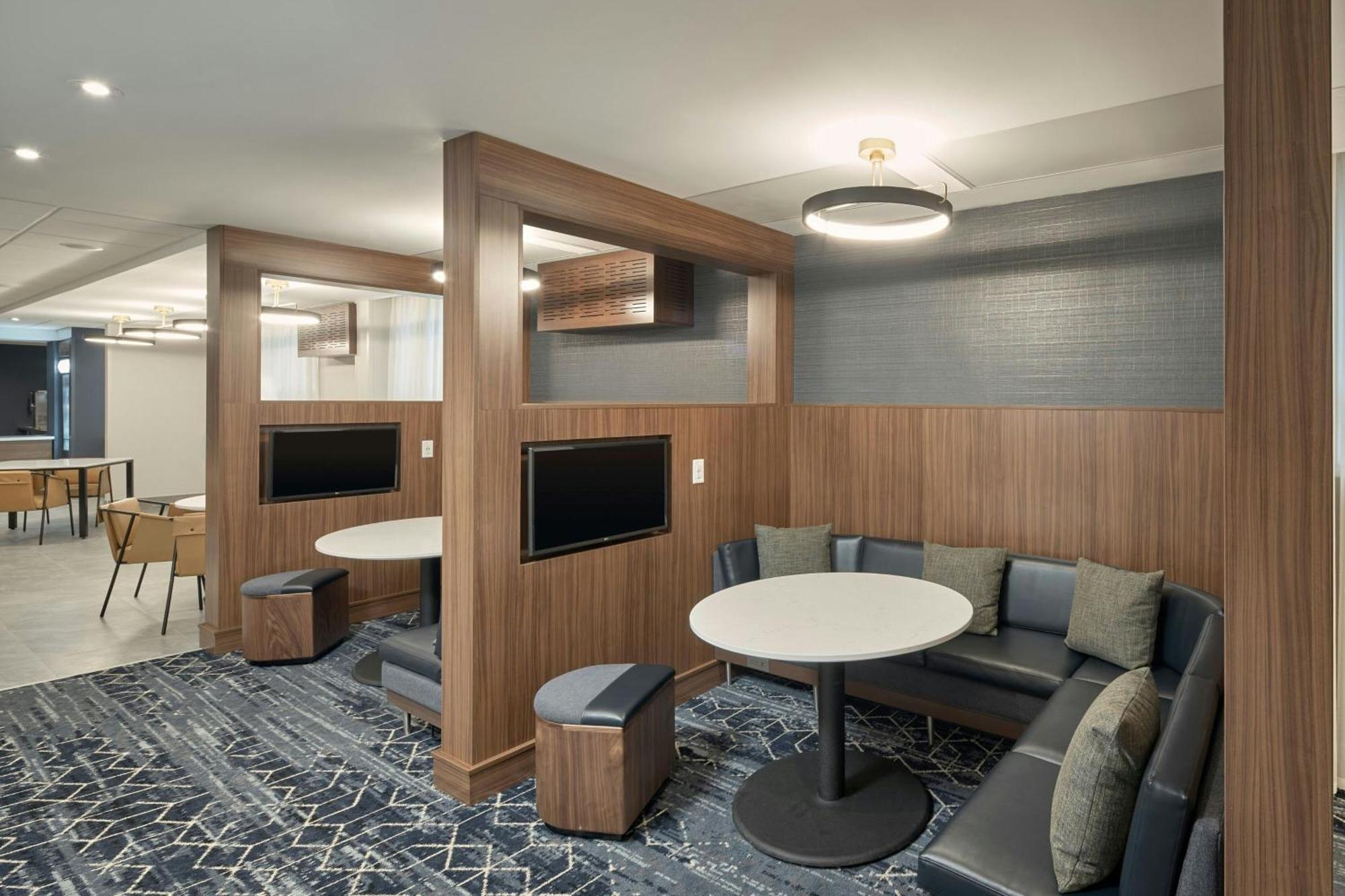 Courtyard By Marriott Regina Downtown Exterior foto